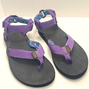Teva sandals purple 6 beach shoes ankle strap